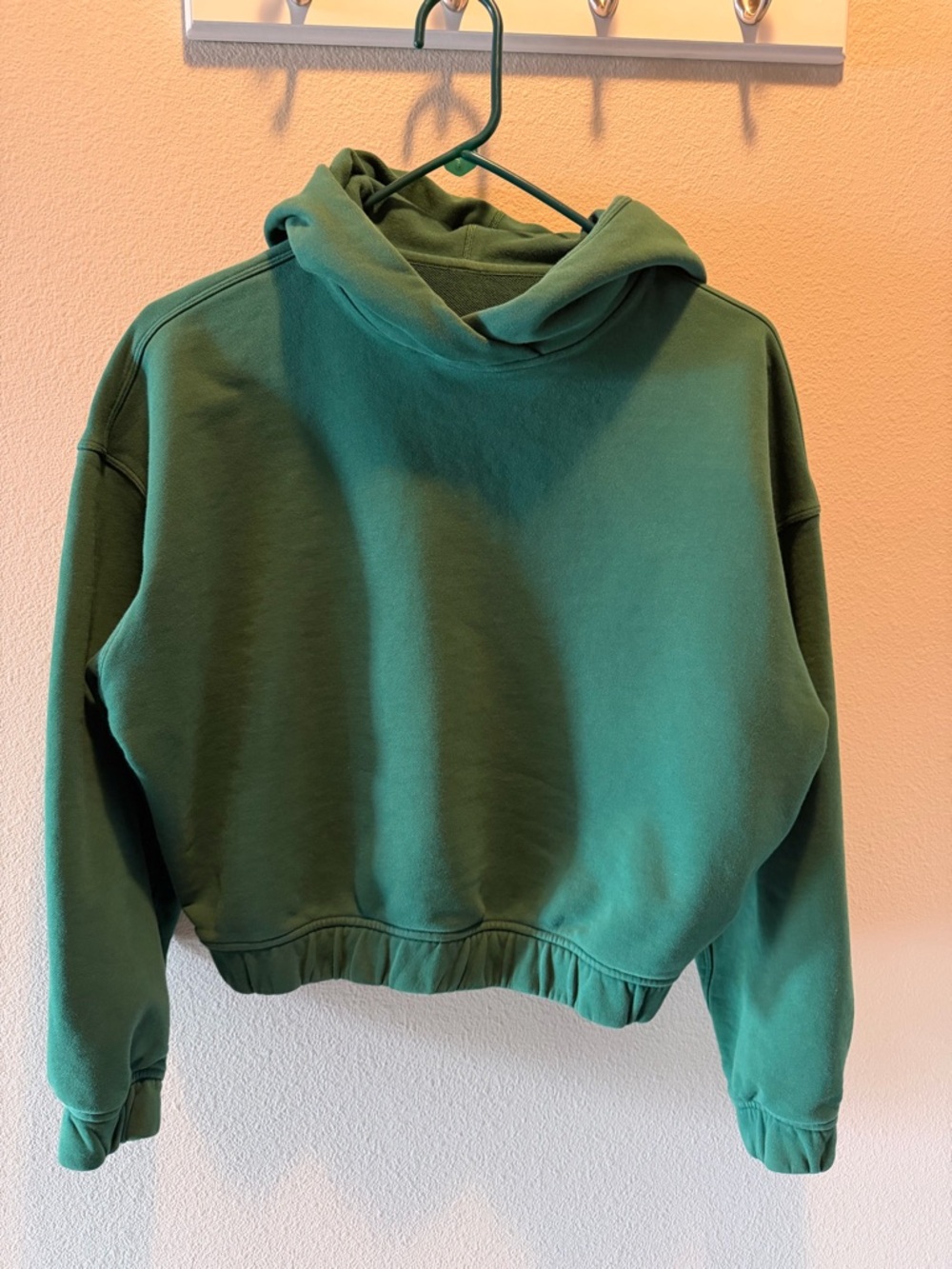 Lululemon Relaxed Cropped Hoodie in Everglade Green